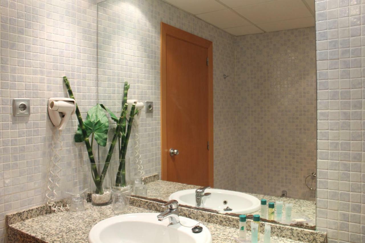 Advise Hotels Reina Vera Zewnętrze zdjęcie